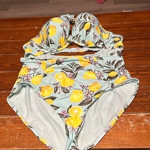 Adore Me Bikini.  42D top. Size 1x bottom. Still in great shape.
